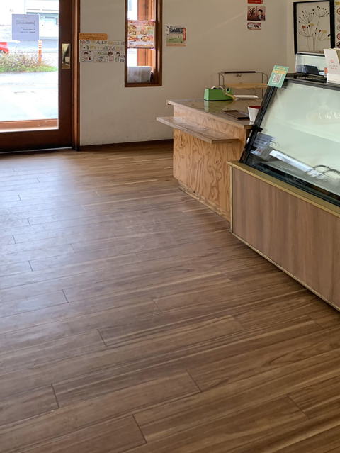 ”フロアサイン”