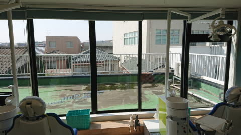 ”ウインドウフィルム施工前1”