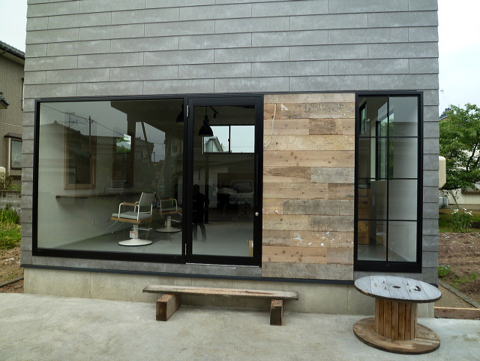 ”美容室ウインドウフィルム施工前”